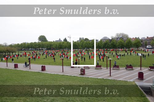 Amsterdam 29 april 2020
Honderden Molukkers op het museumplein. De politie keek toen maar hoefde niet op te treden.