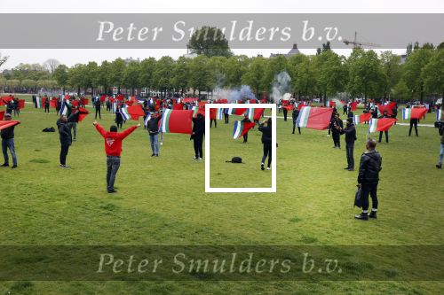 Amsterdam 29 april 2020
Honderden Molukkers op het museumplein. De politie keek toen maar hoefde niet op te treden.