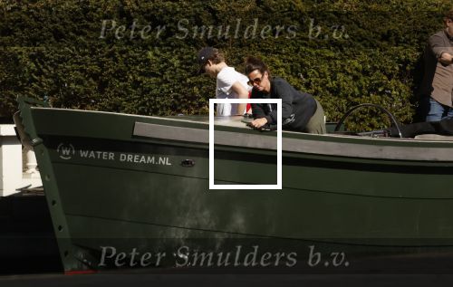 Amsterdam 19 april 2020
Prins Bernhard Prinses Annette en hun kinderen aan het varen op de grachten van Amsterdam . Ze varen in een groene waterdream ( Merk van Prins Bernhard)
