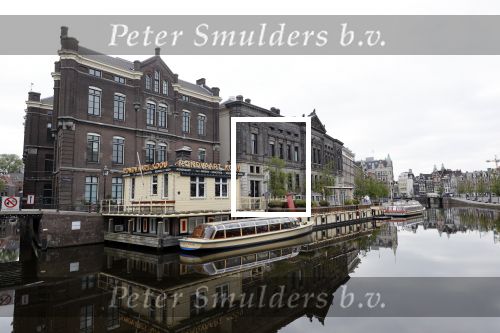 Amsterdam 26 april 2020
Amsterdam is uitgestorven in corona tijd. Bij het paleis op de Dam het Rijksmuseum de grachten de leidsestraat Leidseplein Rembrandtplein etc lopen bijna geen mensen.. Rederij Kooij ( rondvaartboten )