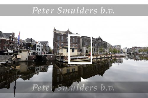 Amsterdam 26 april 2020
Amsterdam is uitgestorven in corona tijd. Bij het paleis op de Dam het Rijksmuseum de grachten de leidsestraat Leidseplein Rembrandtplein etc lopen bijna geen mensen.. Rederij Kooij ( rondvaartboten )