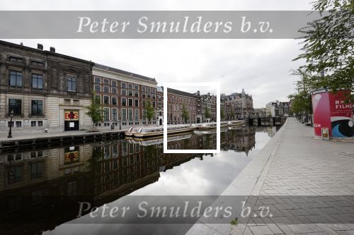 Amsterdam 26 april 2020
Amsterdam is uitgestorven in corona tijd. Bij het paleis op de Dam het Rijksmuseum de grachten de leidsestraat Leidseplein Rembrandtplein etc lopen bijna geen mensen.. Rederij Kooij ( rondvaartboten )