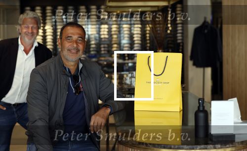 Amsterdam 20 april 2020
Ruud Gullit aan het winkelen bij the society shop .