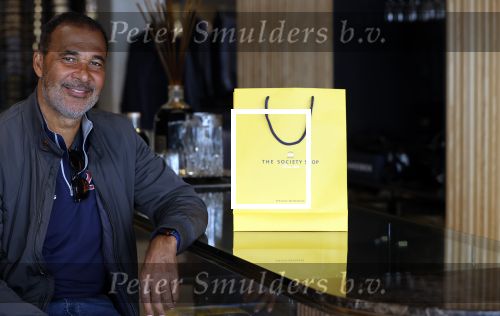 Amsterdam 20 april 2020
Ruud Gullit aan het winkelen bij the society shop .