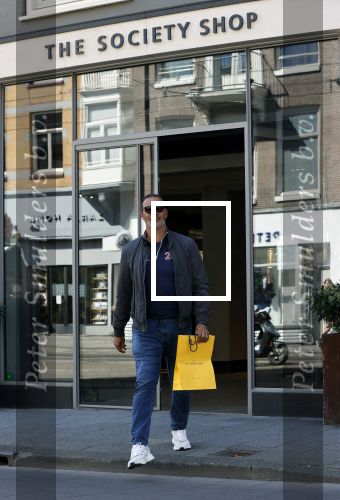Amsterdam 20 april 2020
Ruud Gullit aan het winkelen bij the society shop .