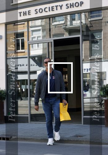 Amsterdam 20 april 2020
Ruud Gullit aan het winkelen bij the society shop .