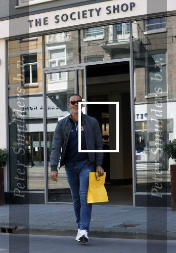 Amsterdam 20 april 2020
Ruud Gullit aan het winkelen bij the society shop .