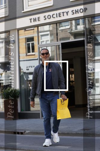 Amsterdam 20 april 2020
Ruud Gullit aan het winkelen bij the society shop .