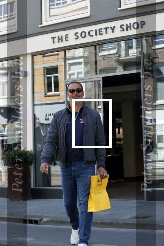 Amsterdam 20 april 2020
Ruud Gullit aan het winkelen bij the society shop .