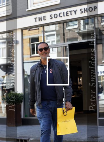 Amsterdam 20 april 2020
Ruud Gullit aan het winkelen bij the society shop .