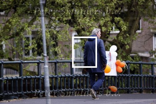 Amsterdam 28 april 2020
Tom Egbers aan het wandelen