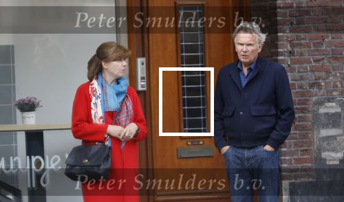 Amsterdam 25 april 2020
Tom Egbers en zijn  vrouw Janke Dekker halen samen een ijsje op de beethovenstraat