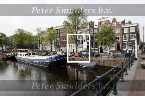 Amsterdam  26 april 2020
Huis van Trijntje Oosterhuis en haar partner Alvin Lewis aan de Amstel