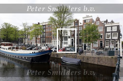 Amsterdam  26 april 2020
Huis van Trijntje Oosterhuis en haar partner Alvin Lewis aan de Amstel