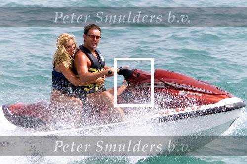 Marbella 31 juli 2001

Gerard Joling   met Willeke op jetski

Peter Smulders bv