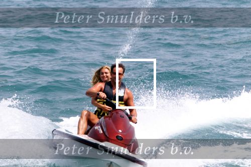 Marbella 31 juli 2001

Gerard Joling   met Willeke op jetski

Peter Smulders bv