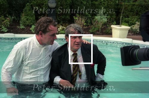 Eindhoven, 21 April 2000
Edwin Smulders gooit Willibrord Frequin in het zwembad