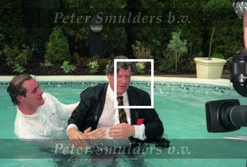 Eindhoven, 21 April 2000
Edwin Smulders gooit Willibrord Frequin in het zwembad