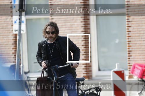 Amsterdam 21 april 2020
Xavier de Guzman bellend op de fiets