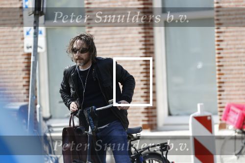 Amsterdam 21 april 2020
Xavier de Guzman bellend op de fiets