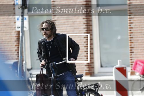 Amsterdam 21 april 2020
Xavier de Guzman bellend op de fiets