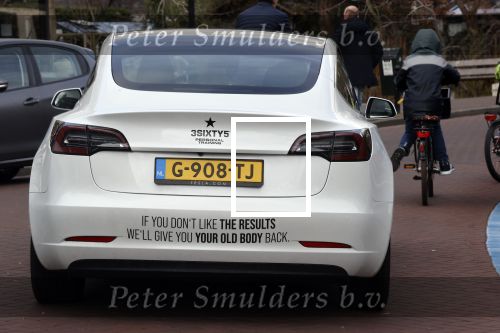Almere 9 april 2021
Auto Tesla van sportschool 365