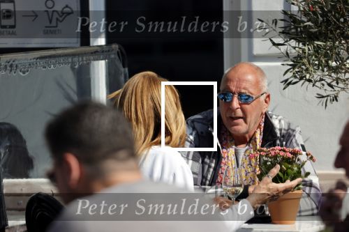 Weesp 12 mei 2021
Alfred v d Heuvel met (een( vriendin op terras in Weesp.