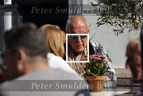 Weesp 12 mei 2021
Alfred v d Heuvel met (een( vriendin op terras in Weesp.