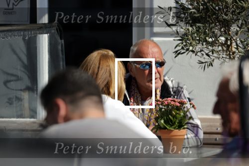 Weesp 12 mei 2021
Alfred v d Heuvel met (een( vriendin op terras in Weesp.