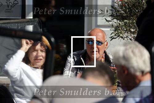 Weesp 12 mei 2021
Alfred v d Heuvel met (een( vriendin op terras in Weesp.