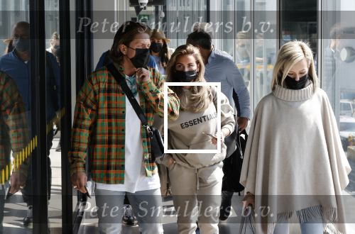 Schiphol en ibiza 23 en 24 april 2021
Andre Hazes gaat voor het eerst op vakantie met zijn nieuwe vriendin Sarah v Soelen . Ook de neef van zijn moeder Andy en zijn vrouw zijn erbij alsmede nog 2 stellen.