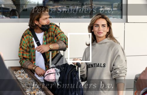 Schiphol en ibiza 23 en 24 april 2021
Andre Hazes gaat voor het eerst op vakantie met zijn nieuwe vriendin Sarah v Soelen . Ook de neef van zijn moeder Andy en zijn vrouw zijn erbij alsmede nog 2 stellen.