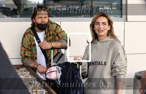 Schiphol en ibiza 23 en 24 april 2021
Andre Hazes gaat voor het eerst op vakantie met zijn nieuwe vriendin Sarah v Soelen . Ook de neef van zijn moeder Andy en zijn vrouw zijn erbij alsmede nog 2 stellen.