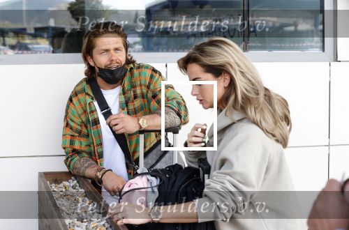 Schiphol en ibiza 23 en 24 april 2021
Andre Hazes gaat voor het eerst op vakantie met zijn nieuwe vriendin Sarah v Soelen . Ook de neef van zijn moeder Andy en zijn vrouw zijn erbij alsmede nog 2 stellen.