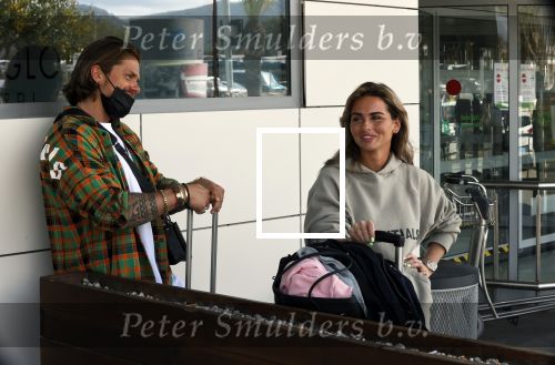 Schiphol en ibiza 23 en 24 april 2021
Andre Hazes gaat voor het eerst op vakantie met zijn nieuwe vriendin Sarah v Soelen . Ook de neef van zijn moeder Andy en zijn vrouw zijn erbij alsmede nog 2 stellen.