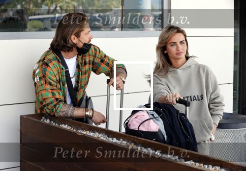 Schiphol en ibiza 23 en 24 april 2021
Andre Hazes gaat voor het eerst op vakantie met zijn nieuwe vriendin Sarah v Soelen . Ook de neef van zijn moeder Andy en zijn vrouw zijn erbij alsmede nog 2 stellen.