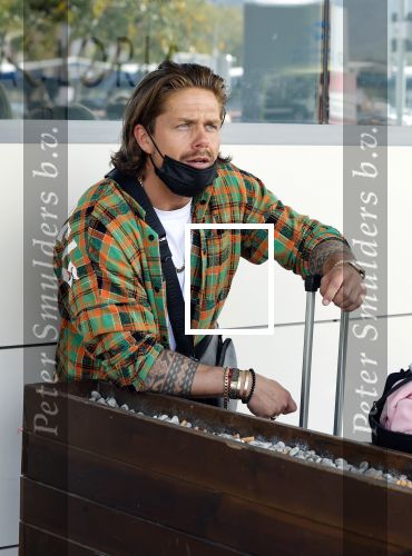 Schiphol en ibiza 23 en 24 april 2021
Andre Hazes gaat voor het eerst op vakantie met zijn nieuwe vriendin Sarah v Soelen . Ook de neef van zijn moeder Andy en zijn vrouw zijn erbij alsmede nog 2 stellen.