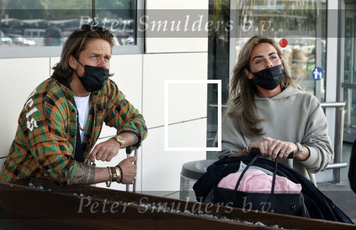 Schiphol en ibiza 23 en 24 april 2021
Andre Hazes gaat voor het eerst op vakantie met zijn nieuwe vriendin Sarah v Soelen . Ook de neef van zijn moeder Andy en zijn vrouw zijn erbij alsmede nog 2 stellen.