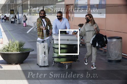 Schiphol en ibiza 23 en 24 april 2021
Andre Hazes gaat voor het eerst op vakantie met zijn nieuwe vriendin Sarah v Soelen . Ook de neef van zijn moeder Andy en zijn vrouw zijn erbij alsmede nog 2 stellen.