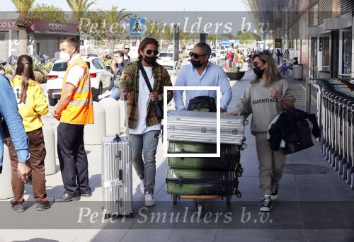 Schiphol en ibiza 23 en 24 april 2021
Andre Hazes gaat voor het eerst op vakantie met zijn nieuwe vriendin Sarah v Soelen . Ook de neef van zijn moeder Andy en zijn vrouw zijn erbij alsmede nog 2 stellen.