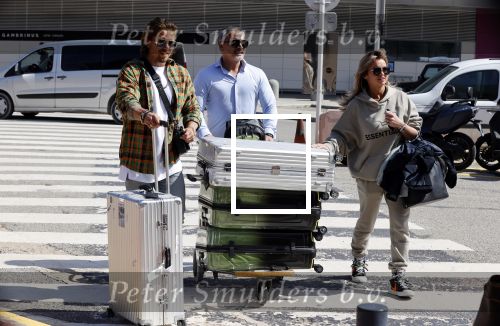 Schiphol en ibiza 23 en 24 april 2021
Andre Hazes gaat voor het eerst op vakantie met zijn nieuwe vriendin Sarah v Soelen . Ook de neef van zijn moeder Andy en zijn vrouw zijn erbij alsmede nog 2 stellen.