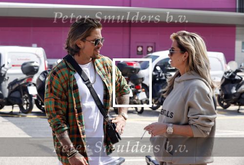 Schiphol en ibiza 23 en 24 april 2021
Andre Hazes gaat voor het eerst op vakantie met zijn nieuwe vriendin Sarah v Soelen . Ook de neef van zijn moeder Andy en zijn vrouw zijn erbij alsmede nog 2 stellen.