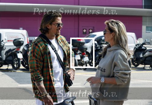 Schiphol en ibiza 23 en 24 april 2021
Andre Hazes gaat voor het eerst op vakantie met zijn nieuwe vriendin Sarah v Soelen . Ook de neef van zijn moeder Andy en zijn vrouw zijn erbij alsmede nog 2 stellen.