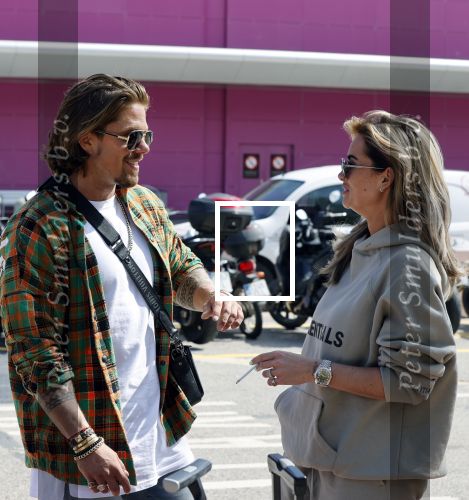 Schiphol en ibiza 23 en 24 april 2021
Andre Hazes gaat voor het eerst op vakantie met zijn nieuwe vriendin Sarah v Soelen . Ook de neef van zijn moeder Andy en zijn vrouw zijn erbij alsmede nog 2 stellen.