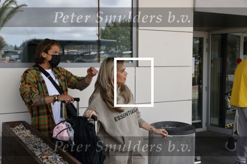 Schiphol en ibiza 23 en 24 april 2021
Andre Hazes gaat voor het eerst op vakantie met zijn nieuwe vriendin Sarah v Soelen . Ook de neef van zijn moeder Andy en zijn vrouw zijn erbij alsmede nog 2 stellen.