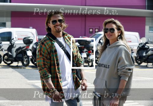 Schiphol en ibiza 23 en 24 april 2021
Andre Hazes gaat voor het eerst op vakantie met zijn nieuwe vriendin Sarah v Soelen . Ook de neef van zijn moeder Andy en zijn vrouw zijn erbij alsmede nog 2 stellen.