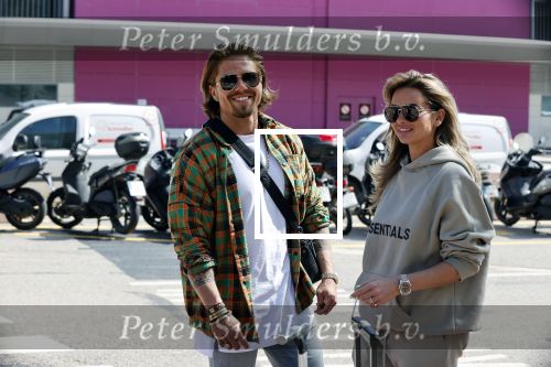 Schiphol en ibiza 23 en 24 april 2021
Andre Hazes gaat voor het eerst op vakantie met zijn nieuwe vriendin Sarah v Soelen . Ook de neef van zijn moeder Andy en zijn vrouw zijn erbij alsmede nog 2 stellen.