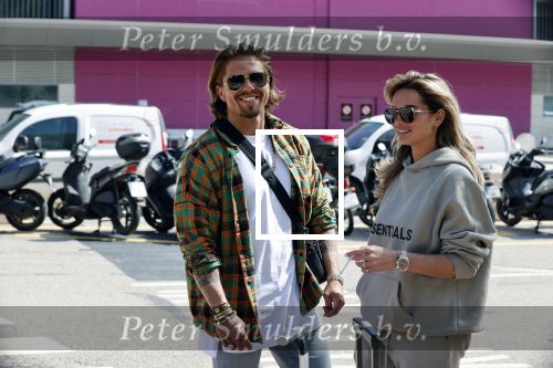 Schiphol en ibiza 23 en 24 april 2021
Andre Hazes gaat voor het eerst op vakantie met zijn nieuwe vriendin Sarah v Soelen . Ook de neef van zijn moeder Andy en zijn vrouw zijn erbij alsmede nog 2 stellen.