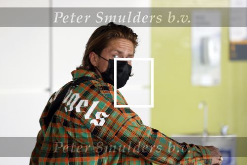 Schiphol en ibiza 23 en 24 april 2021
Andre Hazes gaat voor het eerst op vakantie met zijn nieuwe vriendin Sarah v Soelen . Ook de neef van zijn moeder Andy en zijn vrouw zijn erbij alsmede nog 2 stellen.