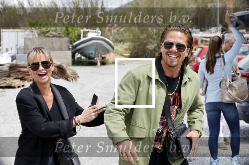 Schiphol en ibiza 23 en 24 april 2021
Andre Hazes gaat voor het eerst op vakantie met zijn nieuwe vriendin Sarah v Soelen . Ook de neef van zijn moeder Andy en zijn vrouw zijn erbij alsmede nog 2 stellen.
